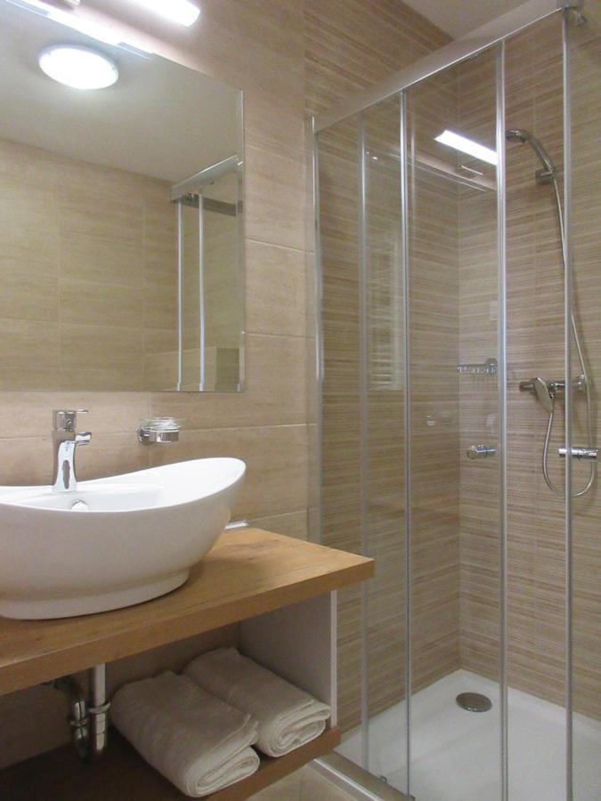 Hotel Mediterran Vendeghaz Velence Exterior foto